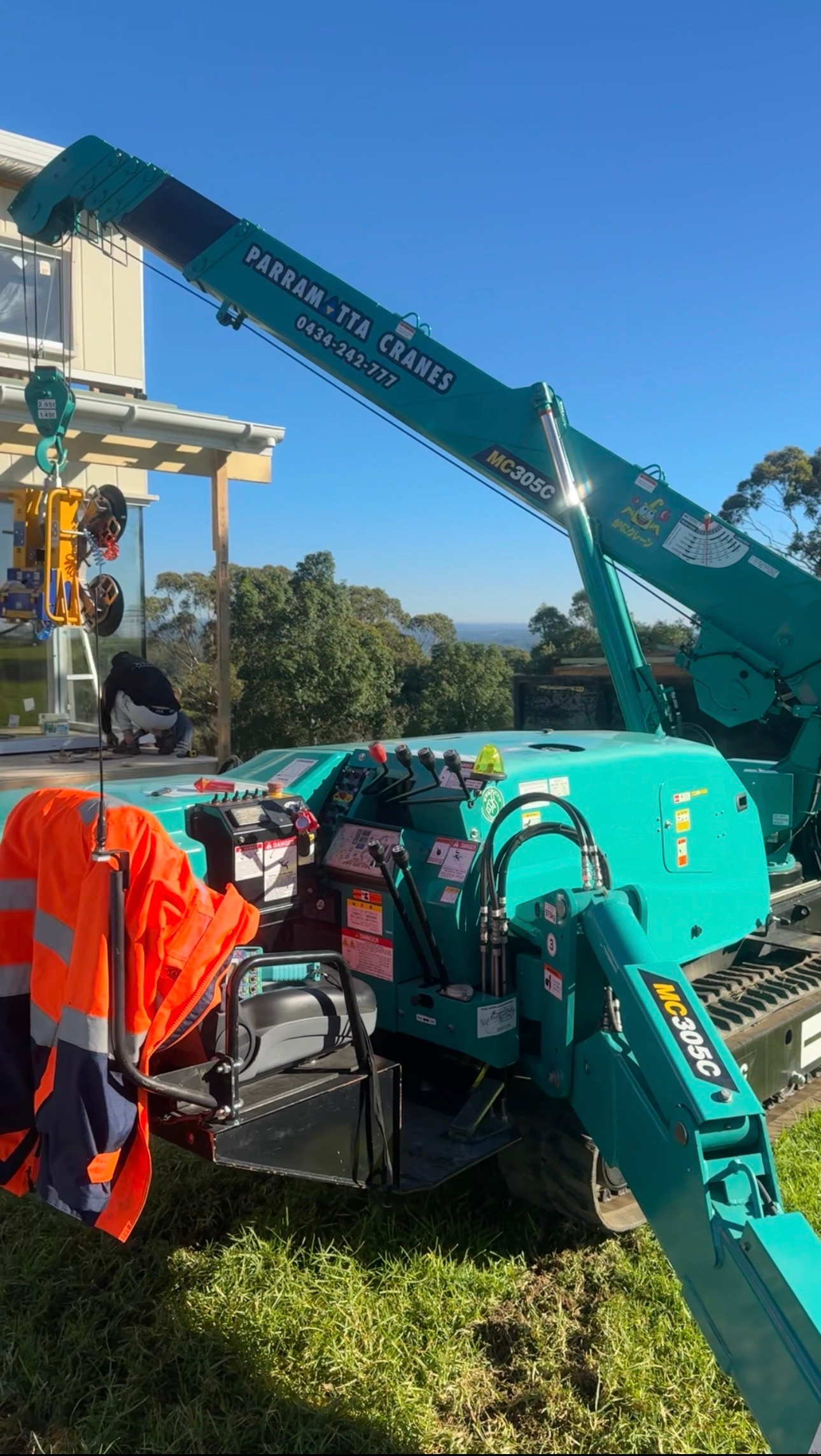 Spider Crane Hire Parramatta: Why They Beat Big Cranes for Sydney Backyard Jobs
