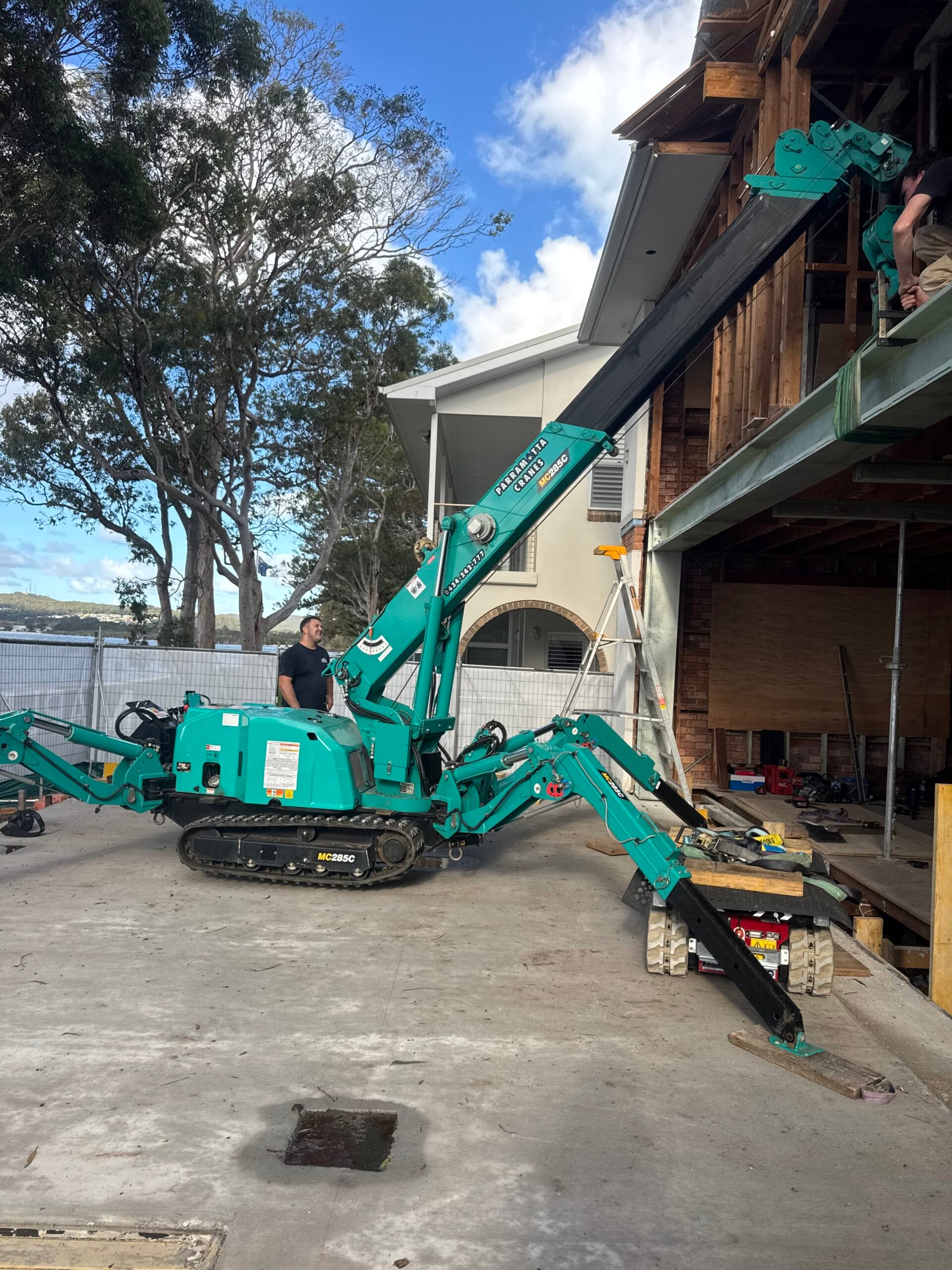 Wet Hire vs Dry Hire Spider Crane: Which Costs Less?